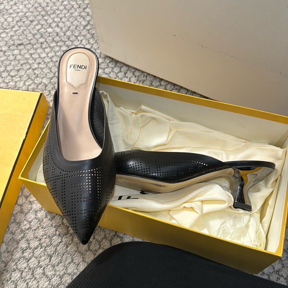 Fendi kitten heel